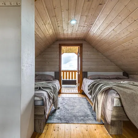 Lake Escape - Cozy Lake House 펜션 Vagula